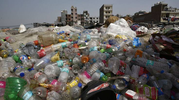 16 millones de kilos de plástico caen al río Magdalena terminando en Ciénaga Grande