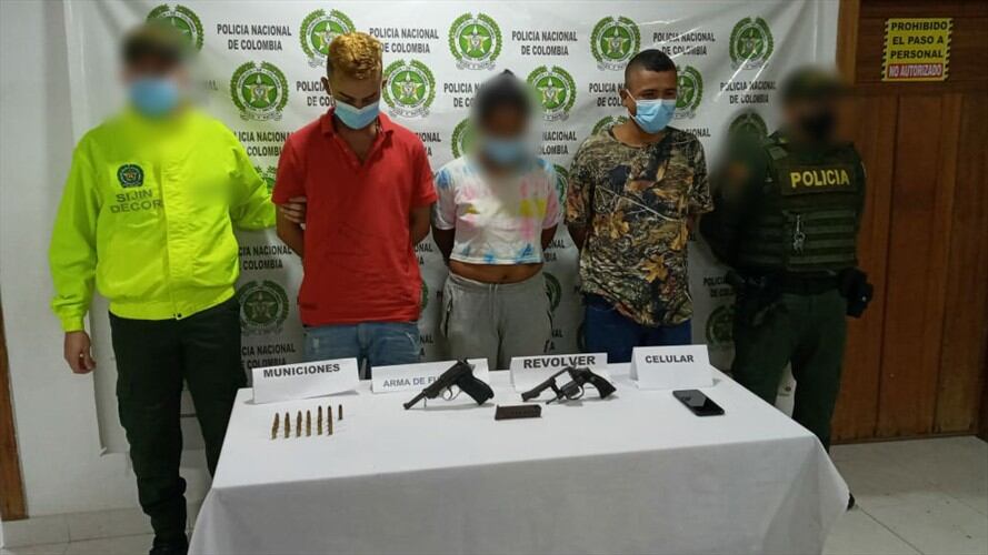 Dos presuntos integrantes del Clan del Golfo habrían asesinado a un policía en Montelíbano. Foto: prensa Policía.