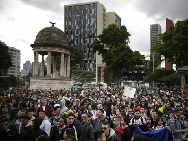 ¿Usted considera que las celebridades deben opinar sobre política?. Foto: Colprensa