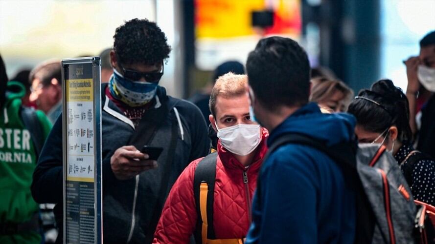 En la mayoría de los casos los primeros síntomas no tardaran en presentarse más de 11 días. Foto: Getty Images