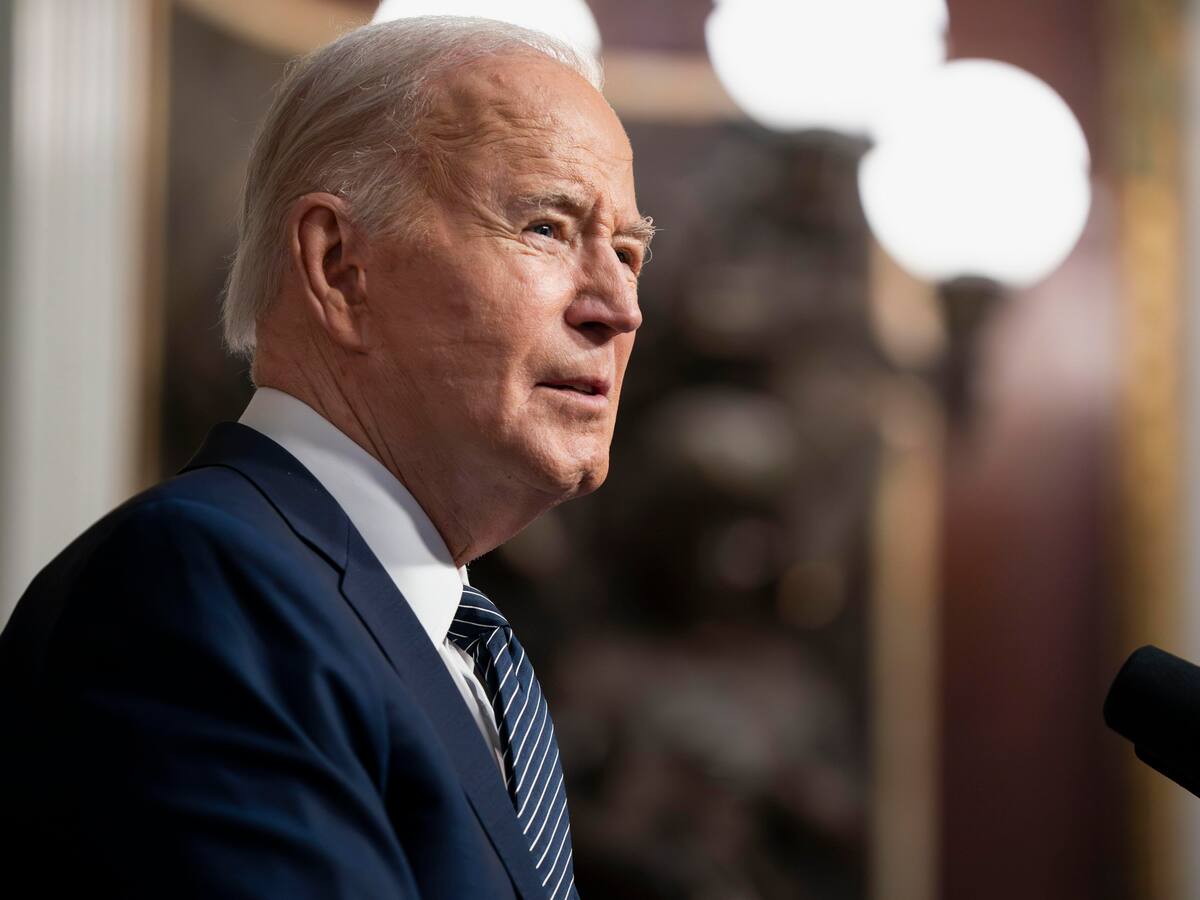 Cae aprobación de Biden entre los latinos, según nueva encuesta