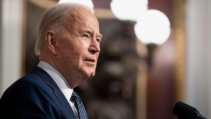 Washington (United States), 03/04/2024.- US President Joe Biden delivers remarks on lowering healthcare costs for Americans, in the Indian Treaty Room of the Eisenhower Executive Office Building on the White House complex, in Washington, DC, USA, 03 April 2024. EFE/EPA/BONNIE CASH / POOL