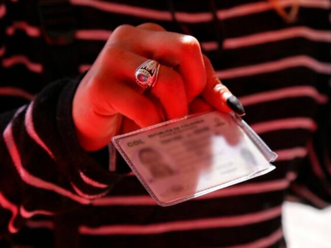 Concejal denuncia “chambonadas” de Imprenta Nacional en cédulas de extranjería