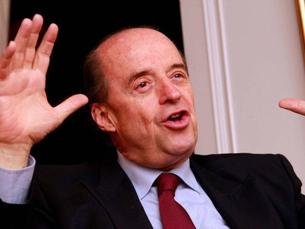 Canciller designado de Petro tendrá que renovar visa americana para ejercer su cargo