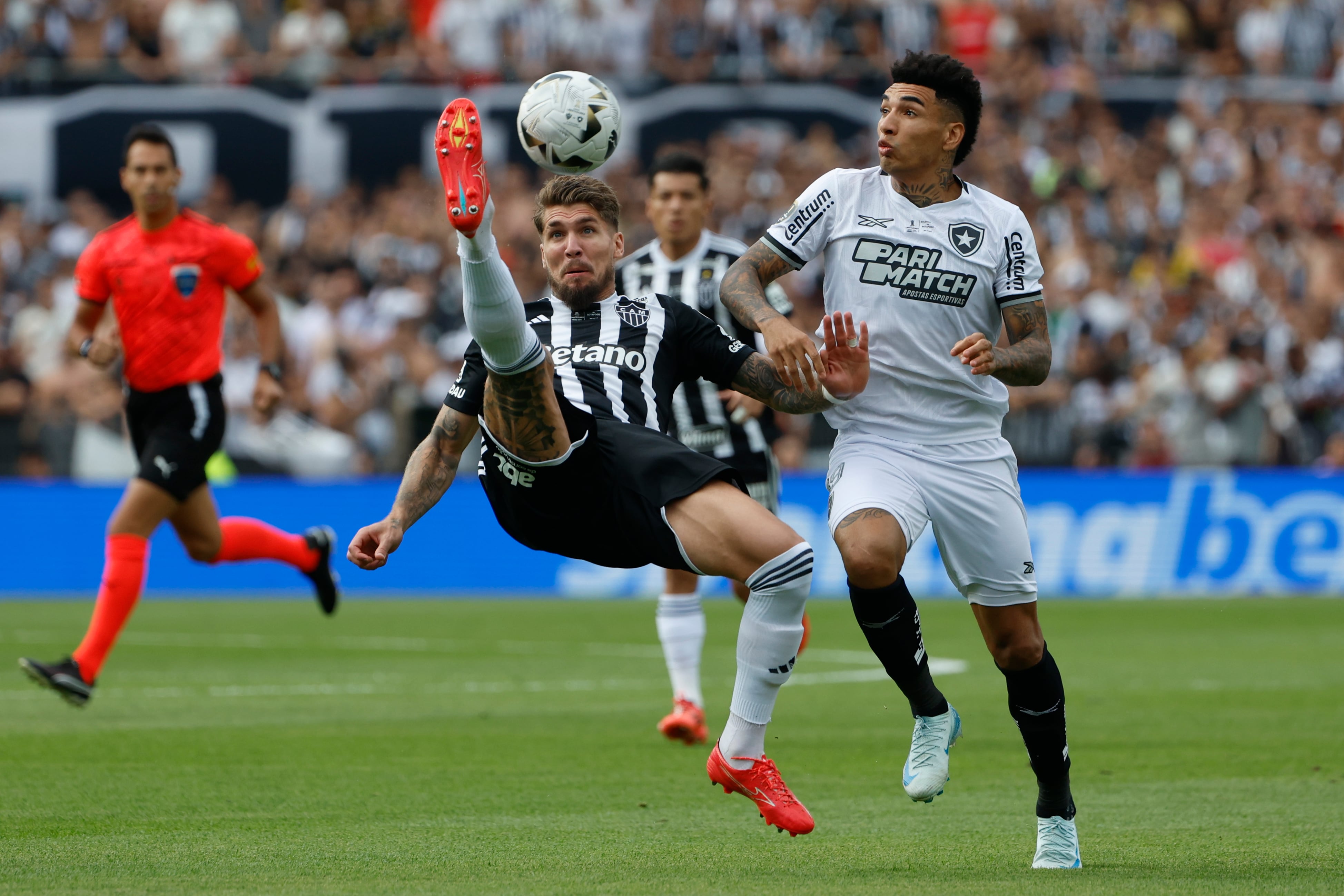 Atlético Mineiro vs. Botafogo. Foto: EFE/ Antonio Lacerda