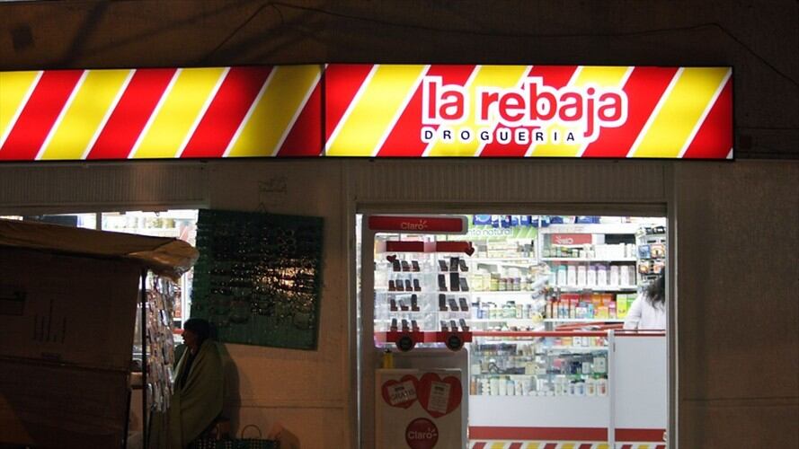 La SAE contrato para administrar los establecimientos de Drogas La Rebaja. Foto: Colprensa