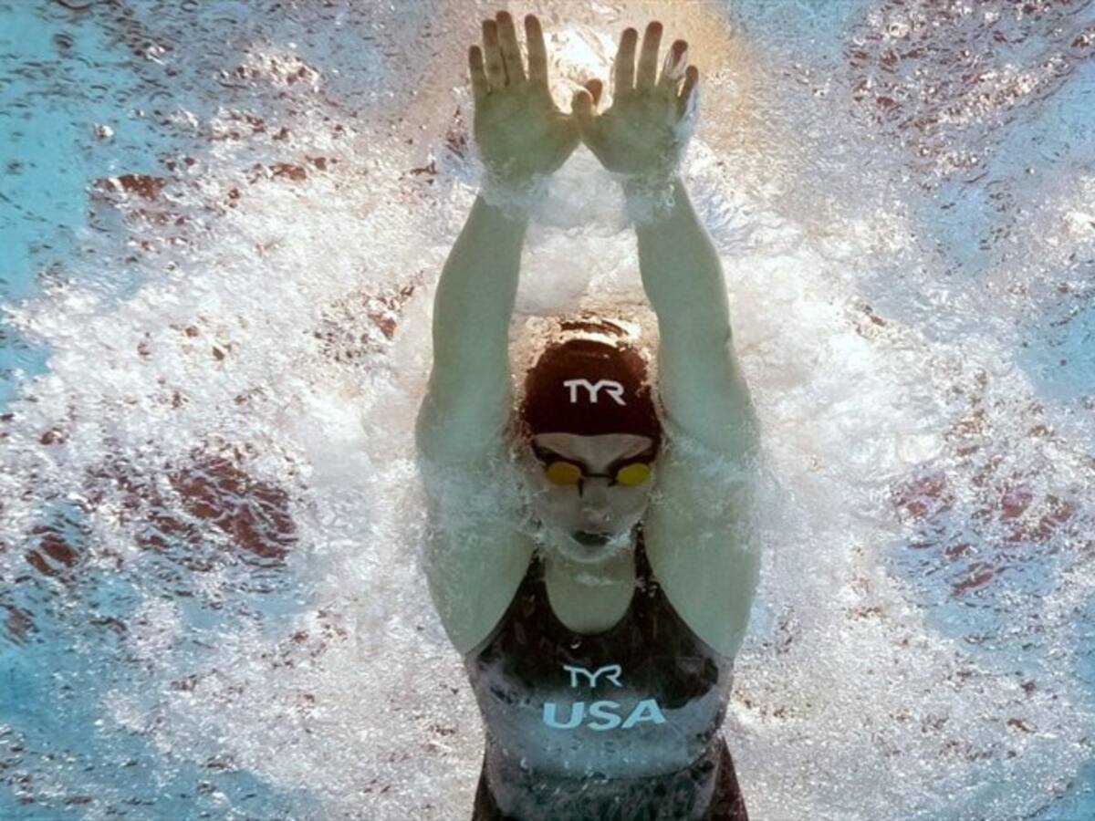 La estadounidense Lilly King repite oro mundial en los 100 m braza