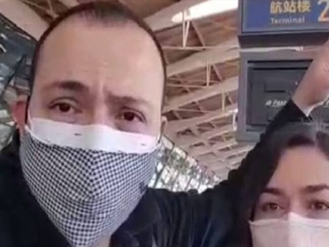 Santandereano duró cinco días viajando desde China a Colombia.. Foto:suministrada.