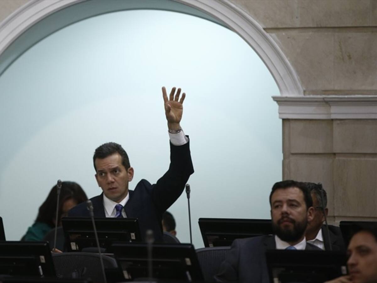 Denuncian que aportantes de campaña tienen contratos con la Alcaldía de Medellín