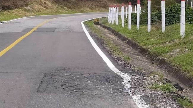 Si nos van a cobrar el peaje que las vías estén en buenas condiciones: Danna Castro. Foto: Captura