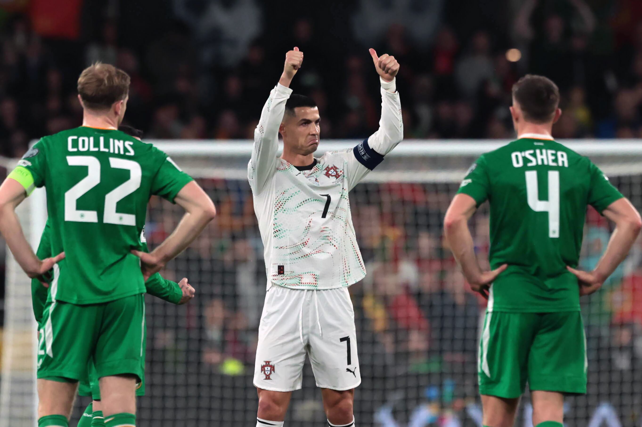 Cristiano Ronaldo durante el encuentro ante Irlanda tras recibir una tarjeta roja. FOTO: Liam McBurney/Getty Images