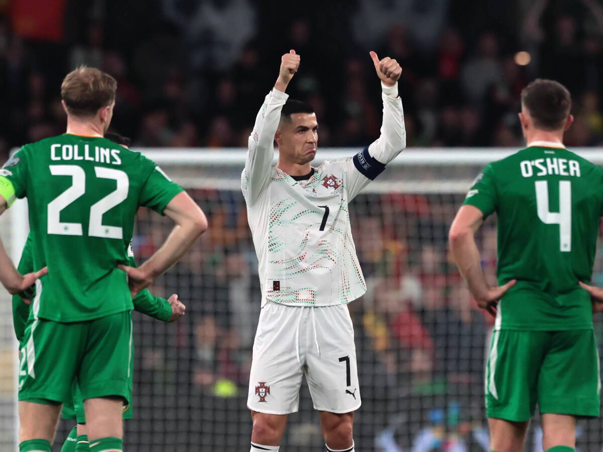 Cristiano Ronaldo, expulsado ante Irlanda por propiciar un codazo en la espalda de un rival