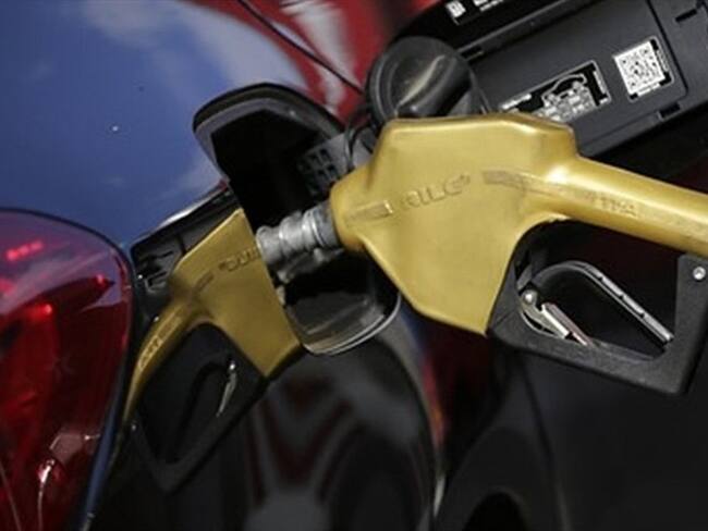 Según el Gobierno, desde este siete de noviembre precios de gasolina y ACPM bajarán. Foto: Colprensa