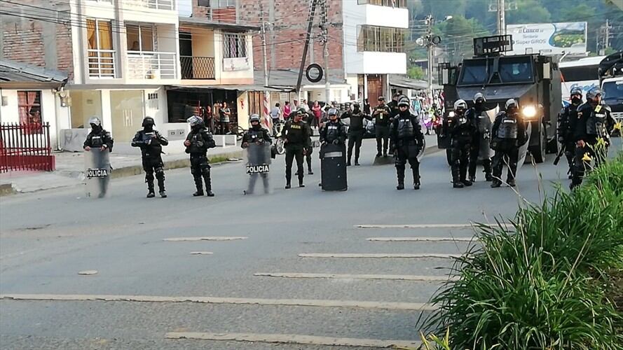Fuertes disturbios entre manifestantes y Esmad en Popayán. Foto: Javier Astaiza