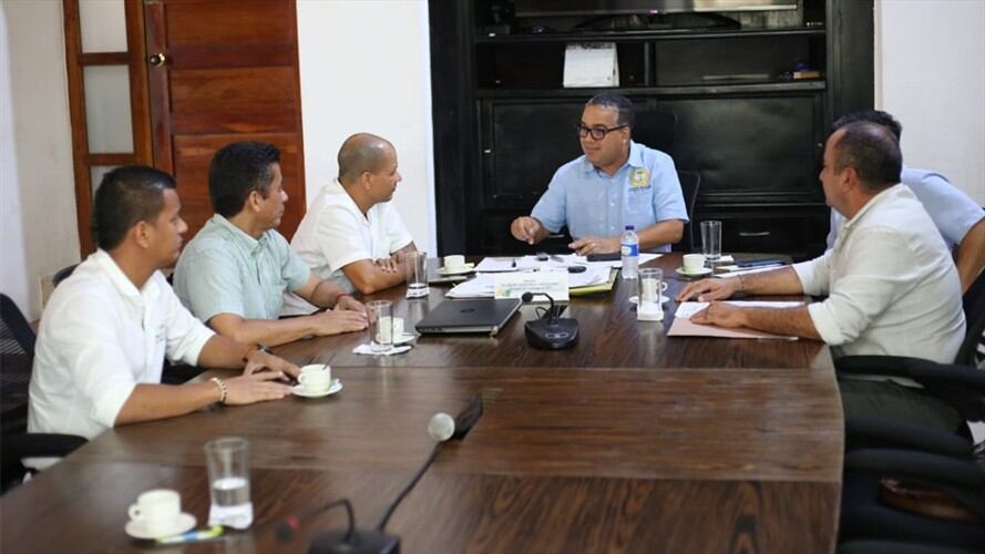 En reunión en la Alcaldía de Cartagena fue notificada la decisión del alcalde de Turbaco. Foto: Cortesía.