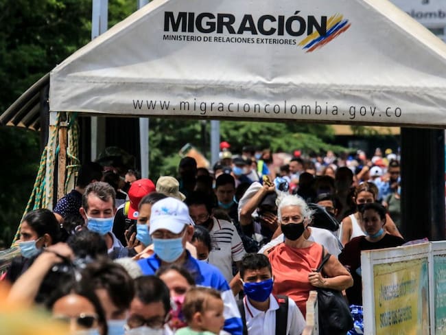 Migración Colombia en la frontera con Venezuela. (Photo by SCHNEYDERM/AFP via Getty Images)