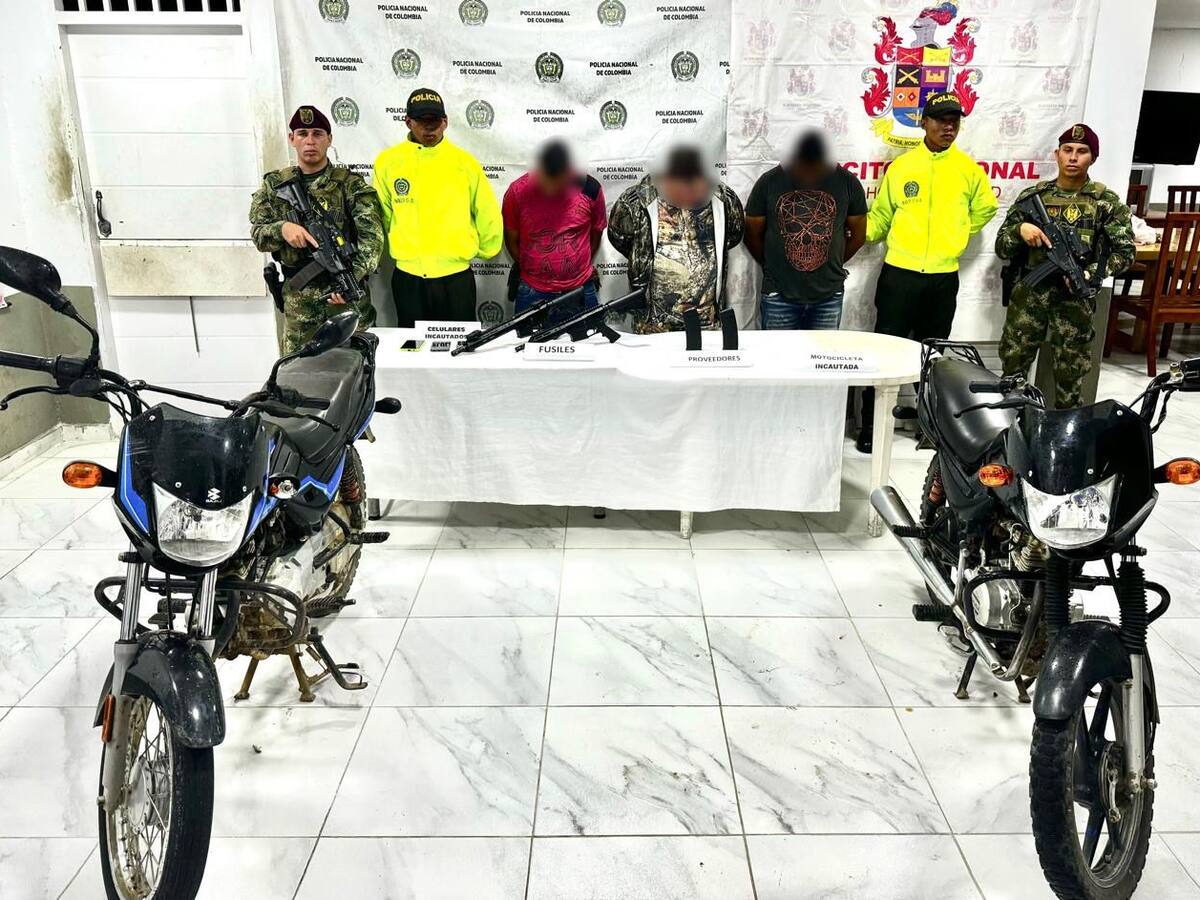 Tres hombres capturados y dos fusiles incautados dejan operativos de la Policía en Córdoba