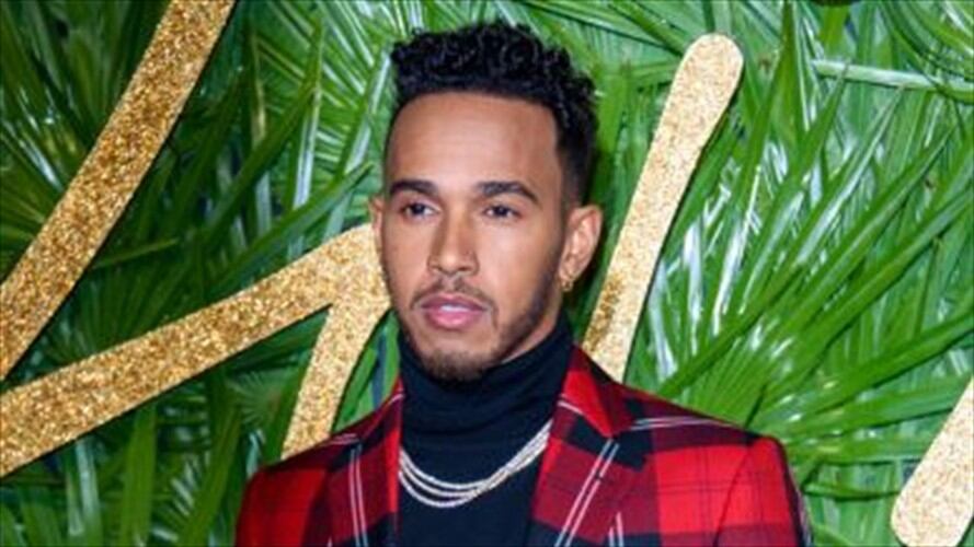 Lewis Hamilton regresa al estudio de grabación. Foto: Bang Media