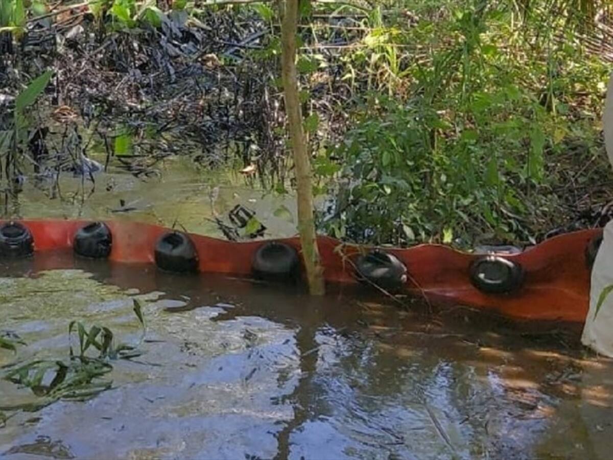 Activan plan de contingencia tras derrame de crudo en Barrancabermeja