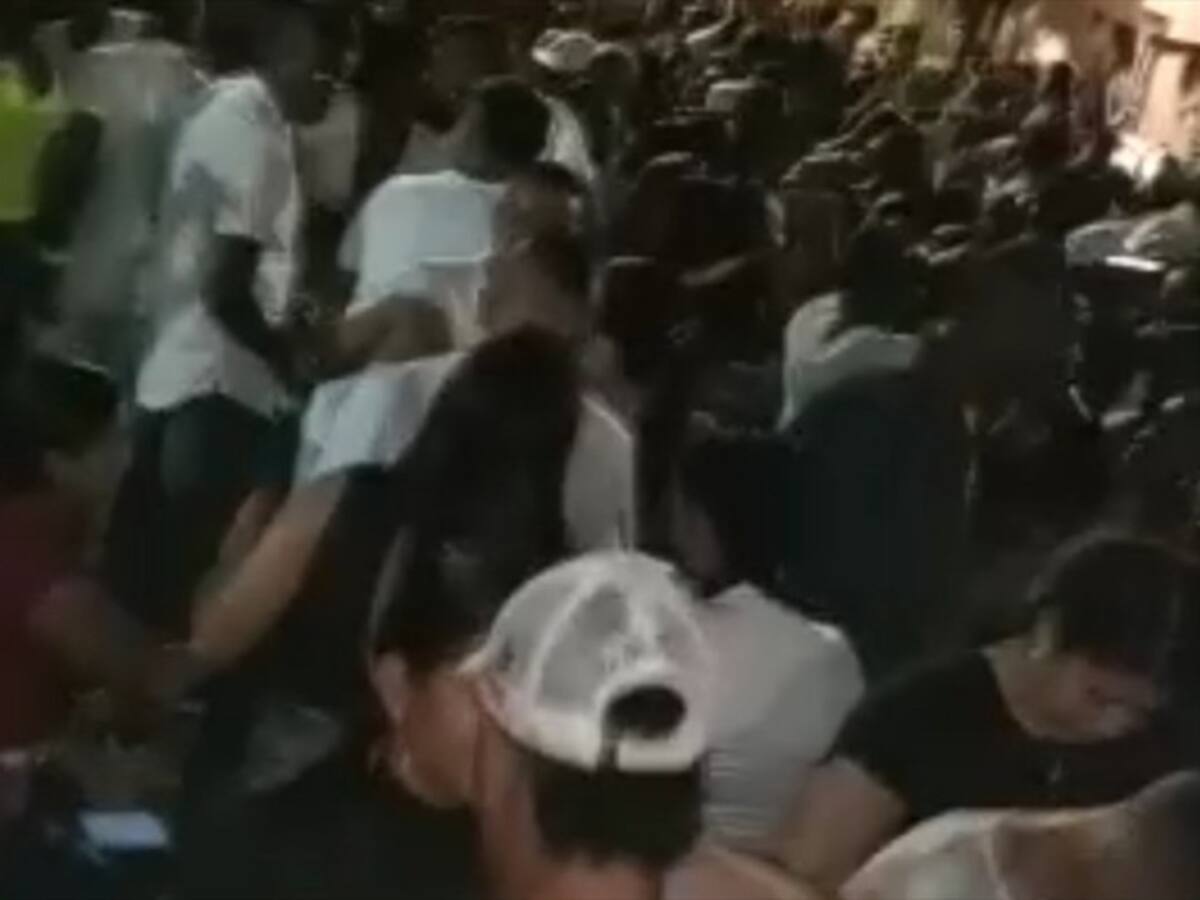 Sigue la indisciplina en Cali: Intervienen rumba con más de 300 personas