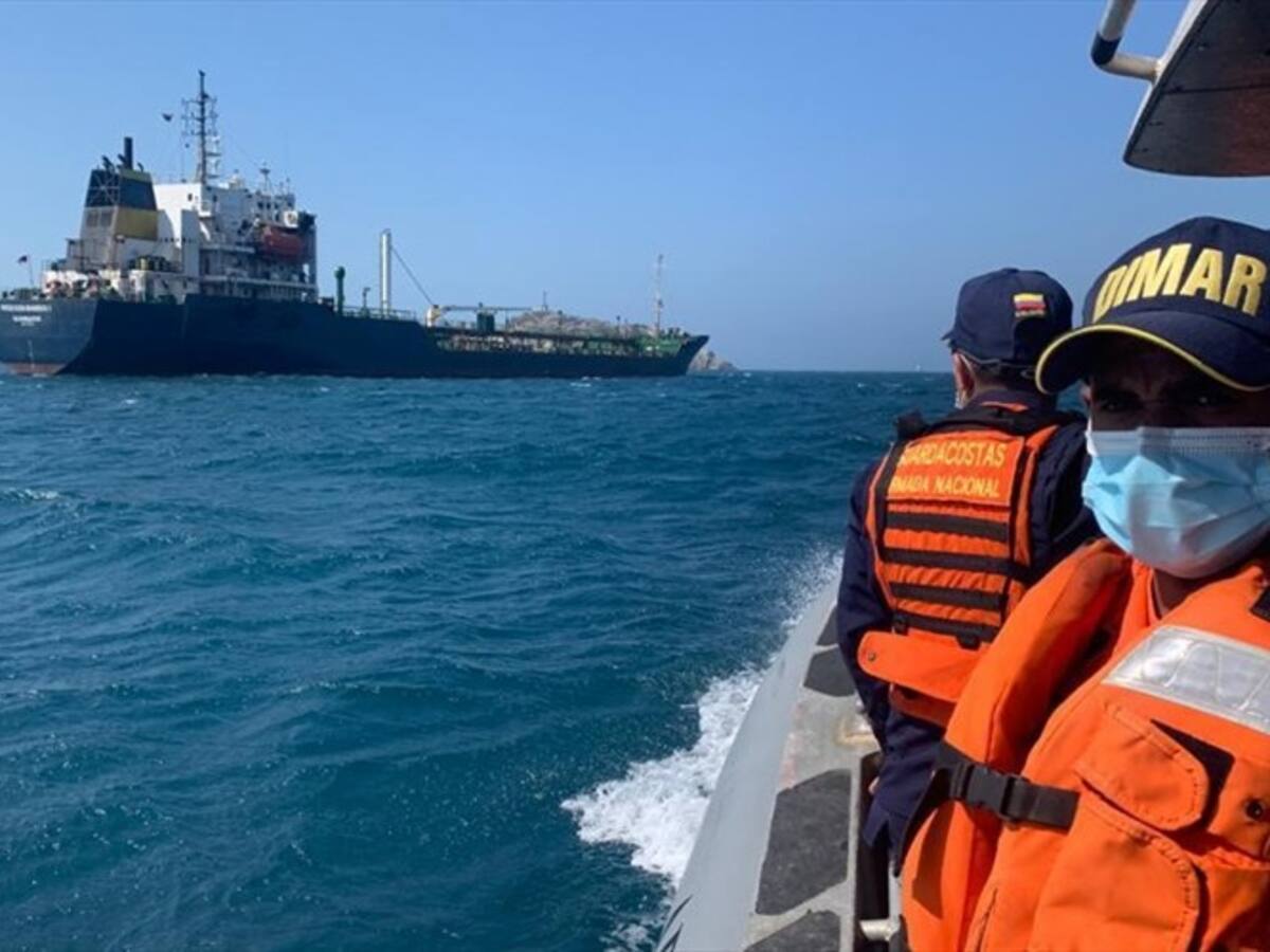 Embarcación extranjera cumple un mes fondeada en Santa Marta sin agua ni electricidad