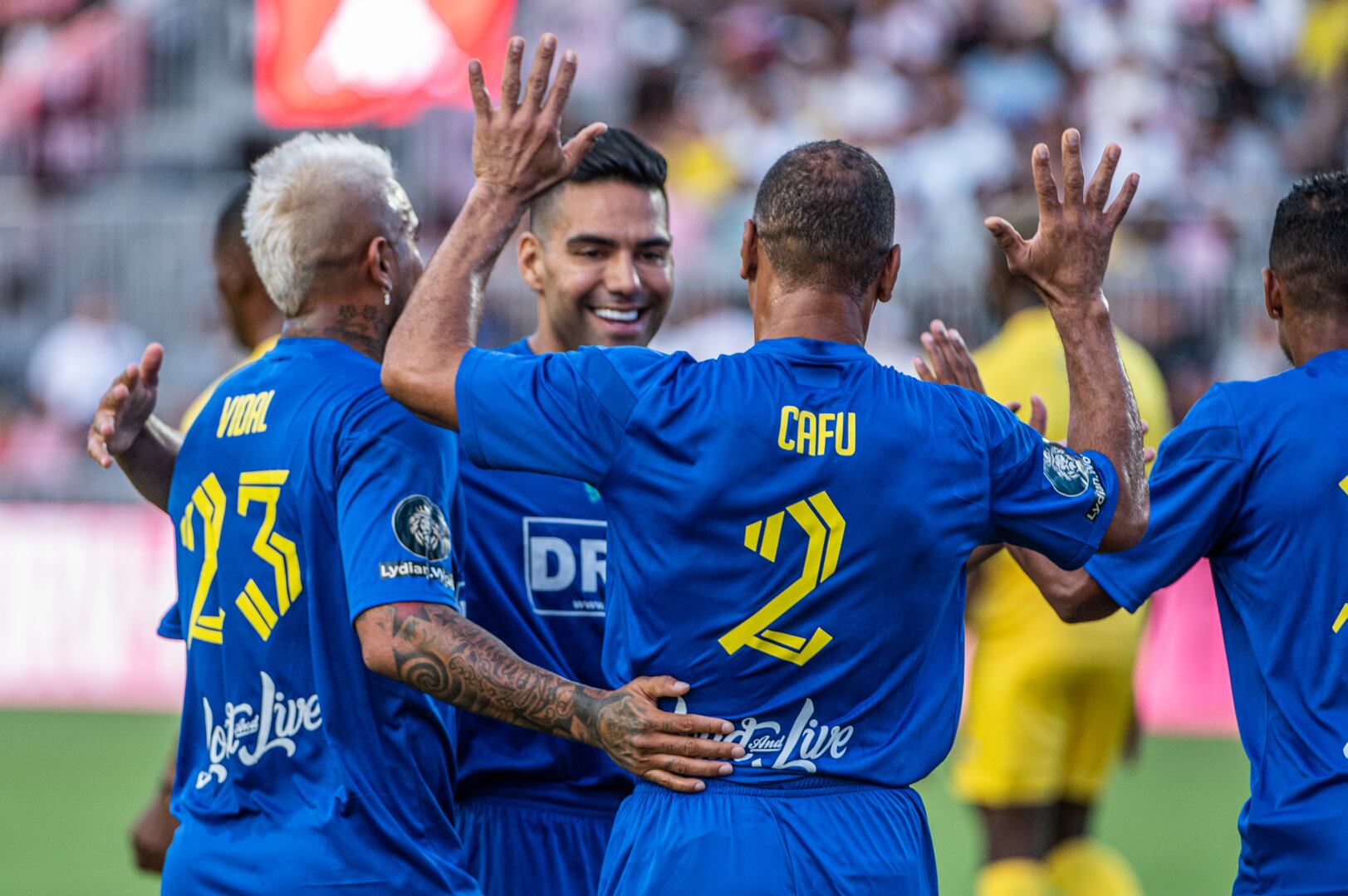 Falcao, Cafú y Vidal en 'The Bueatiful Game'. EFE/ Giorgio Viera