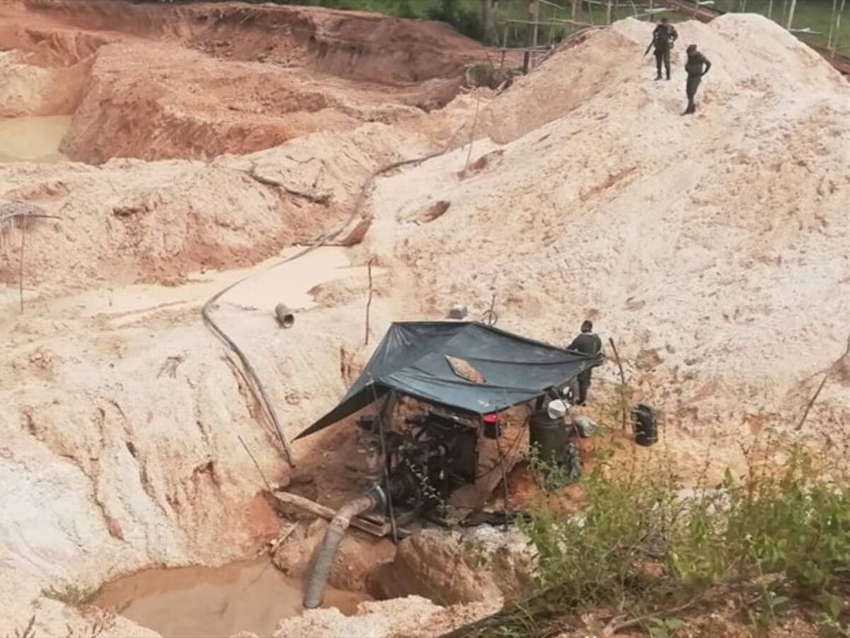 Policía interviene dos minas ilegales para la extracción de oro en Planeta Rica