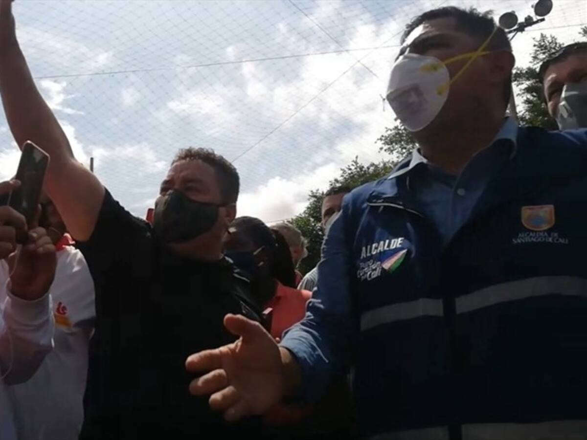 En aglomeración terminó encuentro entre alcalde de Cali y comerciantes de Santa Elena