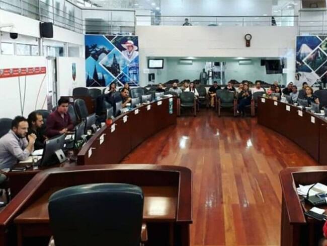 Concejal investigado por posible abuso sexual con menor de 14 años, le fue concedido permiso para trabajar. Foto: Concejo de Manizales.