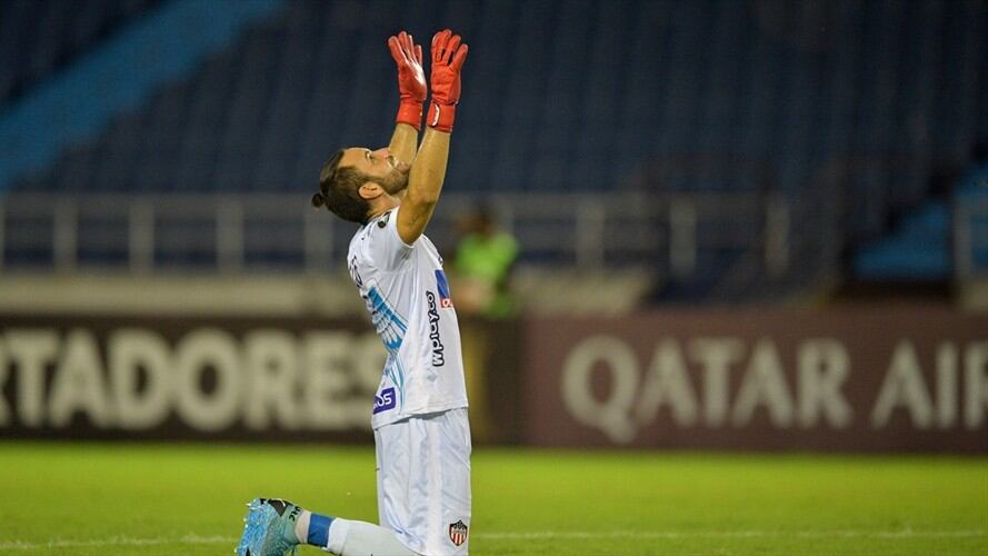 Sebastián Viera, arquero del Junior de Barranquilla. Foto: RAUL ARBOLEDA/AFP via Getty Images