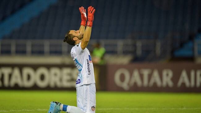 Sebastián Viera, arquero del Junior de Barranquilla. Foto: RAUL ARBOLEDA/AFP via Getty Images