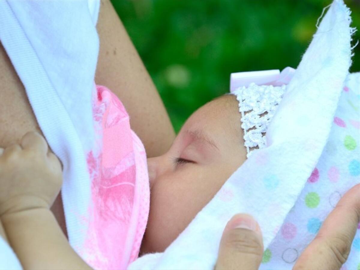 Luis Bringas explica el origen de Amamántame, club de Lactancia Materna para adultos