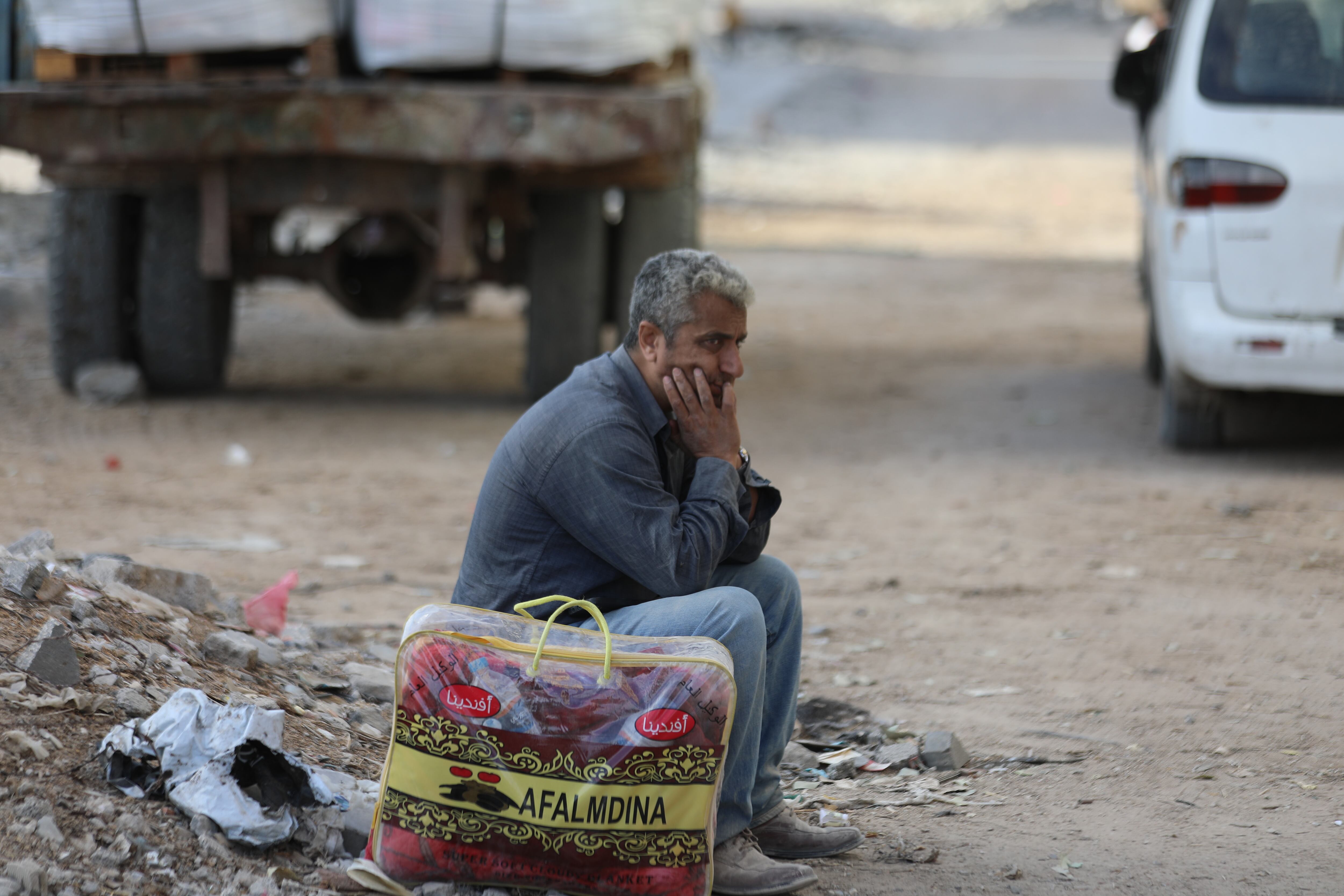 Palestinos de Beit Lahia llegan a Gaza después de que las fuerzas israelís los forzaran a desplazarse. FOTO: Dawoud Abo Alkas/Anadolu via Getty Images