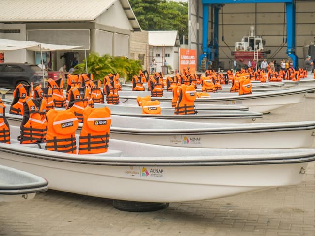 AUNAP impulsa la pesca artesanal en Bolívar con la entrega de embarcaciones e insumos