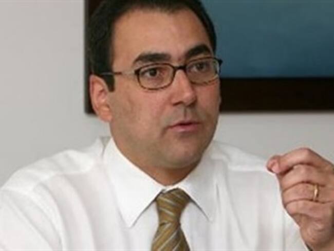 Ministro de Comercio pidió al Emisor no subir tasas de interés