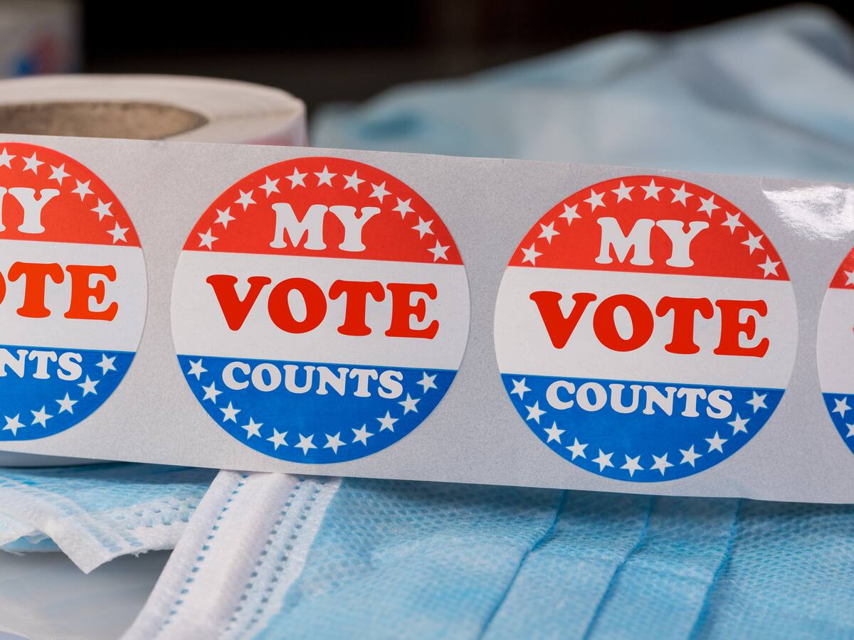 Gobernador de Florida acusa a 20 personas de fraude electoral