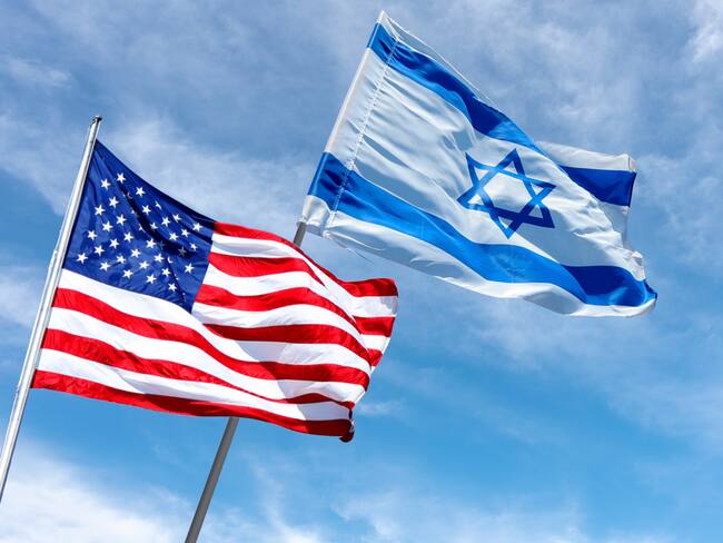 Banderas de Israel y Estados Unidos. Foto: Getty Images.