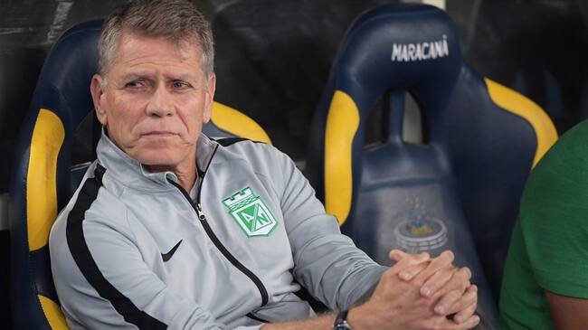 El brasileño Paulo Artuori no seguirá siendo el técnico de Nacional.. Foto: Agencia AFP