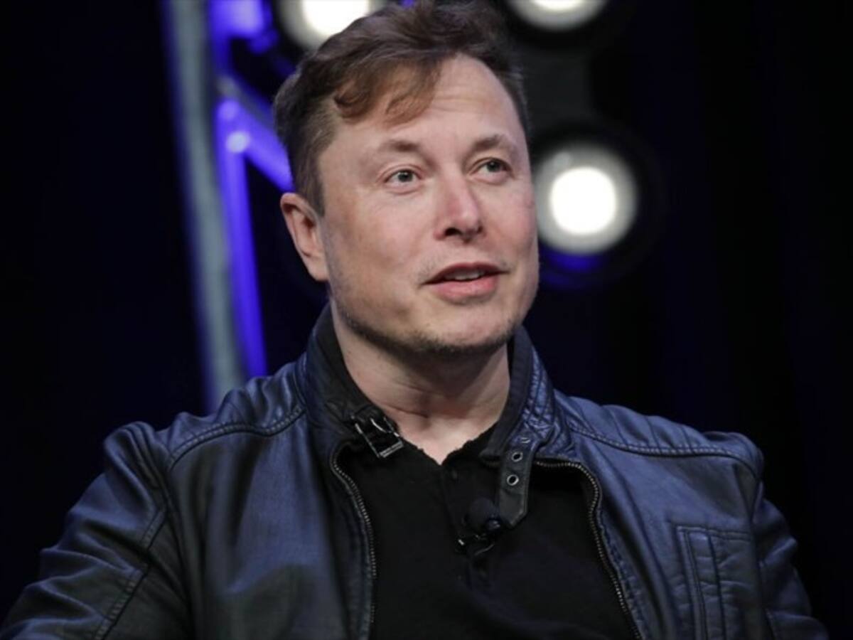 Elon Musk tuvo que dar explicaciones oficiales por un tuit de la compra de Twitter