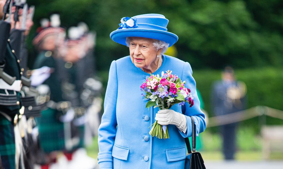 EDINBURGH, SCOTLAND - JUNE 28: Queen Elizabeth II attends The Ceremony of the Keys at The Palace Of Holyroodhouse on June 28, 2021 in Edinburgh, Scotland. The Queen is visiting Scotland for Royal Week between Monday 28th June and Thursday 1st July 2021. (Photo by Samir Hussein - Pool/WireImage)