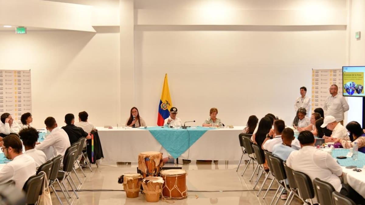 Gustavo Petro propone cambios legales para dar poder a los Consejos de Juventud