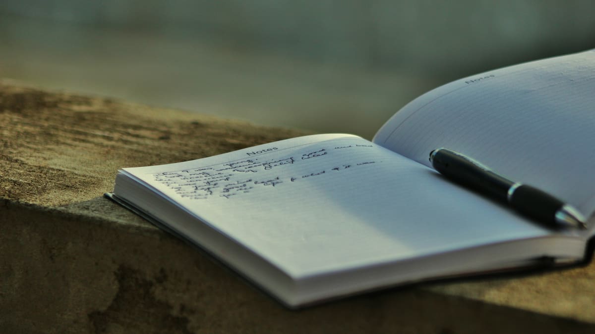Historia de Saca Tu Libro, editorial que permite a cualquier persona publicar obras