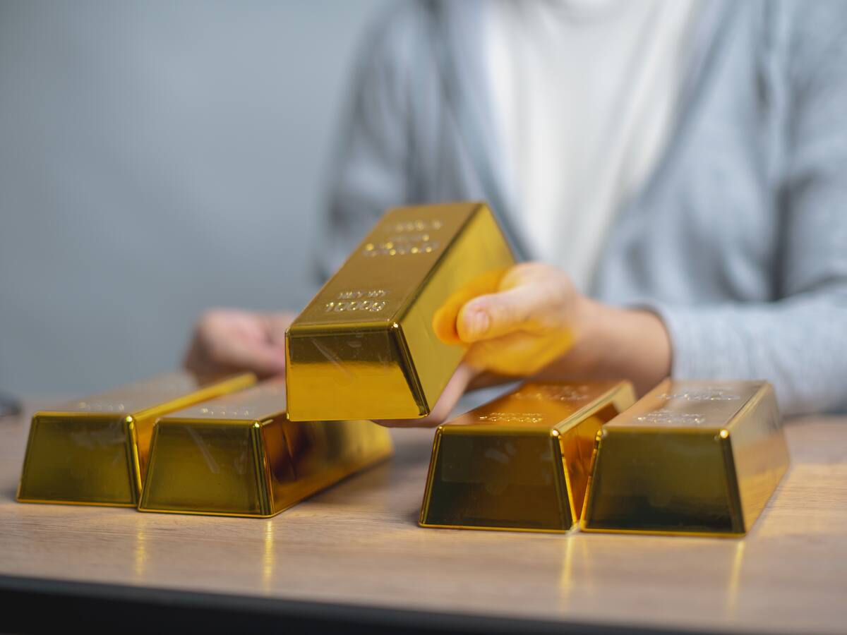 El oro alcanzó nuevos máximos históricos cerca de 3.000 dólares la onza