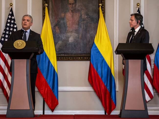 El presidente Iván Duque y el secretario de Estado de los EE. UU., Antony Blinken. (Photo by Juan Pablo Pino / AFP) (Photo by JUAN PABLO PINO/AFP via Getty Images)