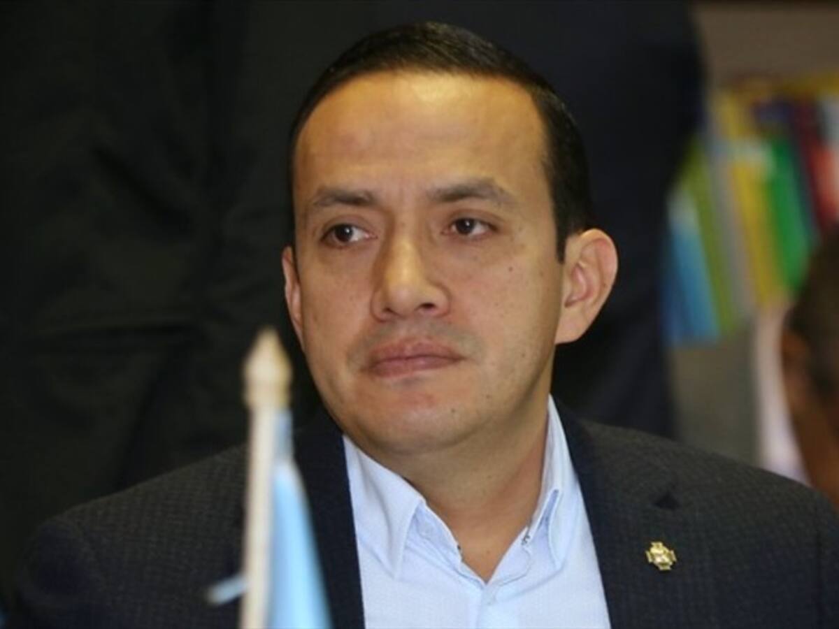 Critican viaje de vacaciones del gobernador de Santander, Mauricio Aguilar