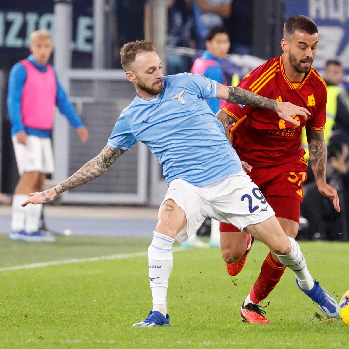 Lazio y Roma empataron 0-0 en el derbi de la capital de Italia