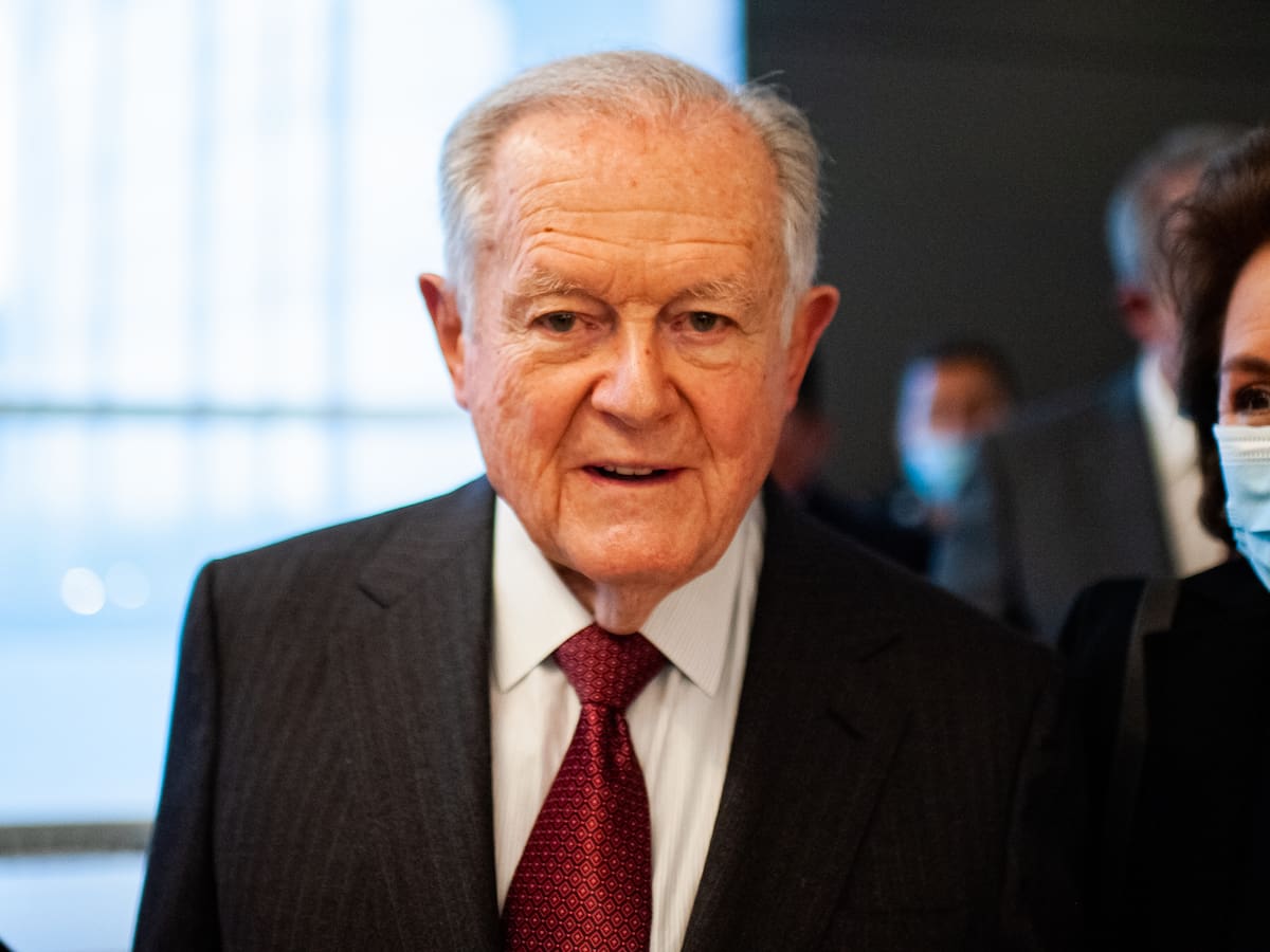 Empresario Luis Carlos Sarmiento Angulo pide acelerar baja de tasas de interés