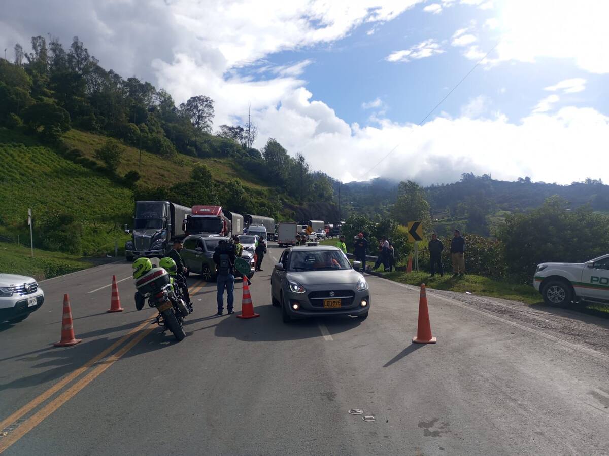 Vía al Llano sigue cerrada: hablan los sectores económicos afectados
