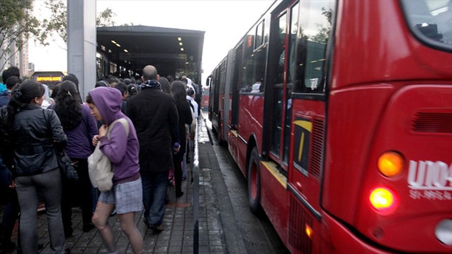 Paralizadas estaciones de Transmilenio por movilizaciones sociales. Foto: Colprensa