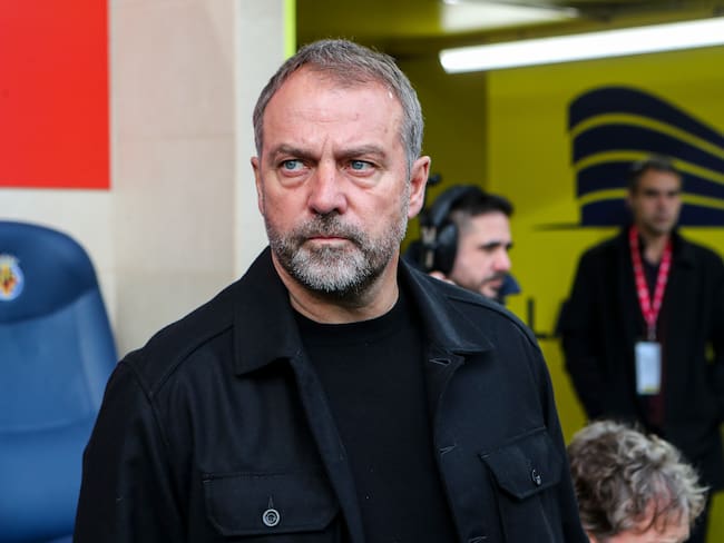 Hansi Flick, entrenador del FC Barcelona en el Estadio de La Cerámica durante el FC Barcelona vs. Villarreal en diciembre de 2025. FOTO: Ivan Terron/Europa Press vía Getty Images